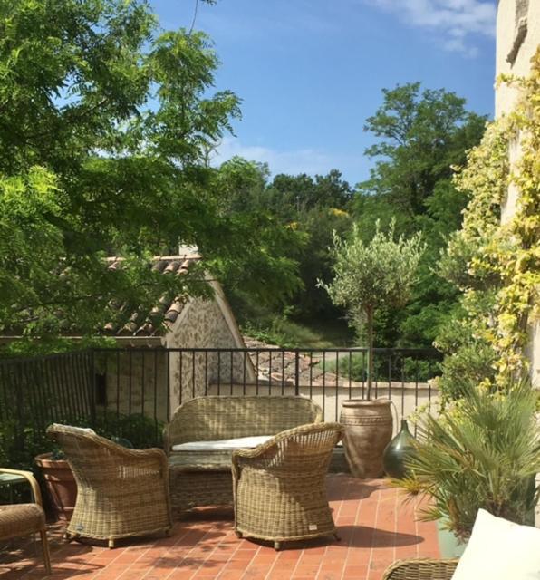 Domaine Le Bois Des Dames Bed & Breakfast Chantemerle-lès-Grignan Exterior photo